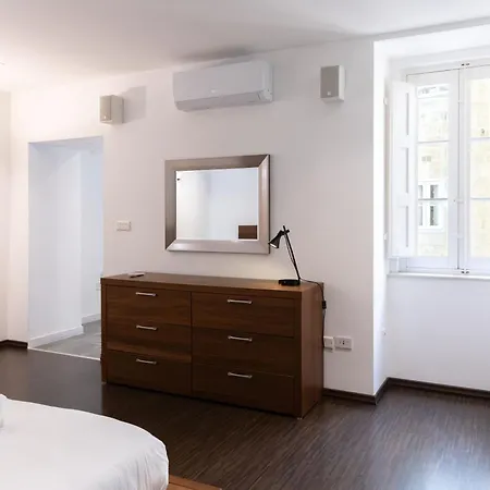 Unique & Spacious 2br In Center By Arcobnb
