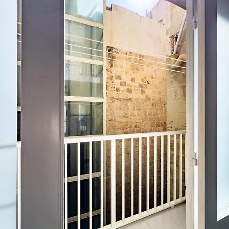 Unique & Spacious 2br In Center By Arcobnb
