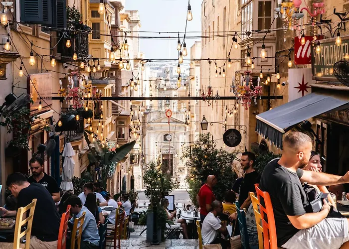 Unique&spacious 2br In Center By Arco Collection