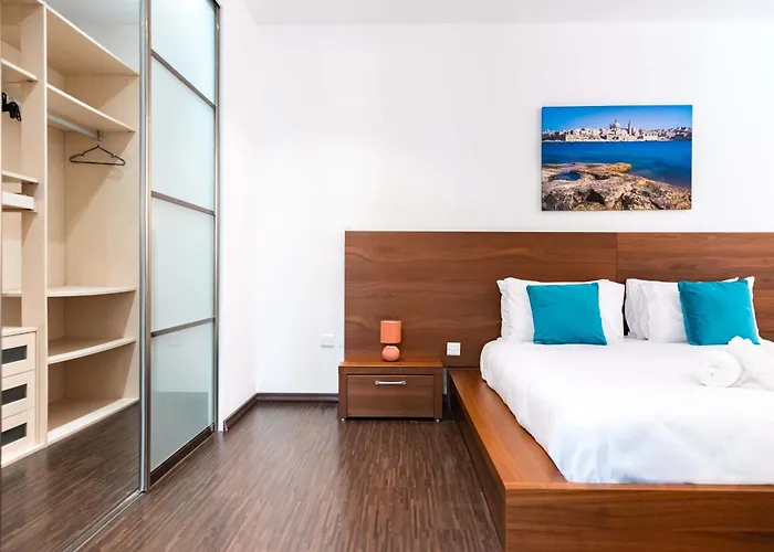 Unique&spacious 2br In Center By Arco Collection