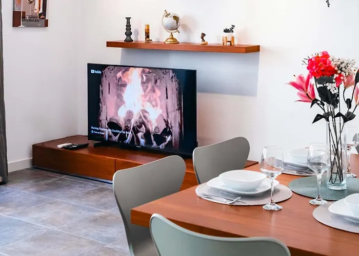 Unique&spacious 2br In Center By Arco Collection