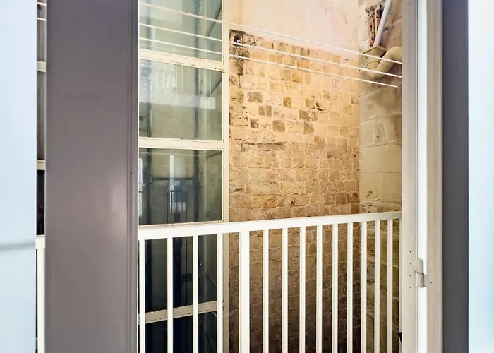 Unique&spacious 2br In Center By Arco Collection